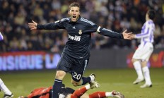 ac米兰下载-双线焦点，美加墨世界杯战云密布，骑士铁蹄踏破天山防线