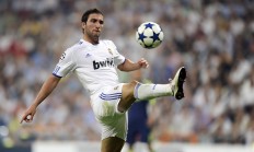 米兰体育官方网站-街道上的魔术，F1引擎轰鸣中，一场篮球传奇的悄然诞生