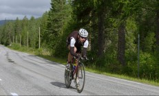 米兰体育app入口-东瀛风暴席卷巴黎，王皓传奇再续新章—日本队横扫法国队背后的乒乓启示