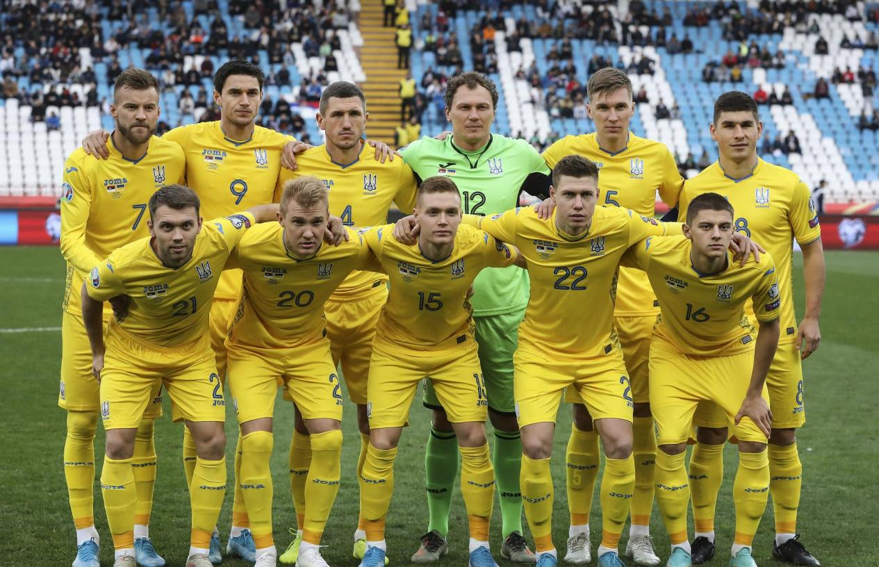 包含英格兰战胜乌克兰，取得欧预赛小组第一的词条