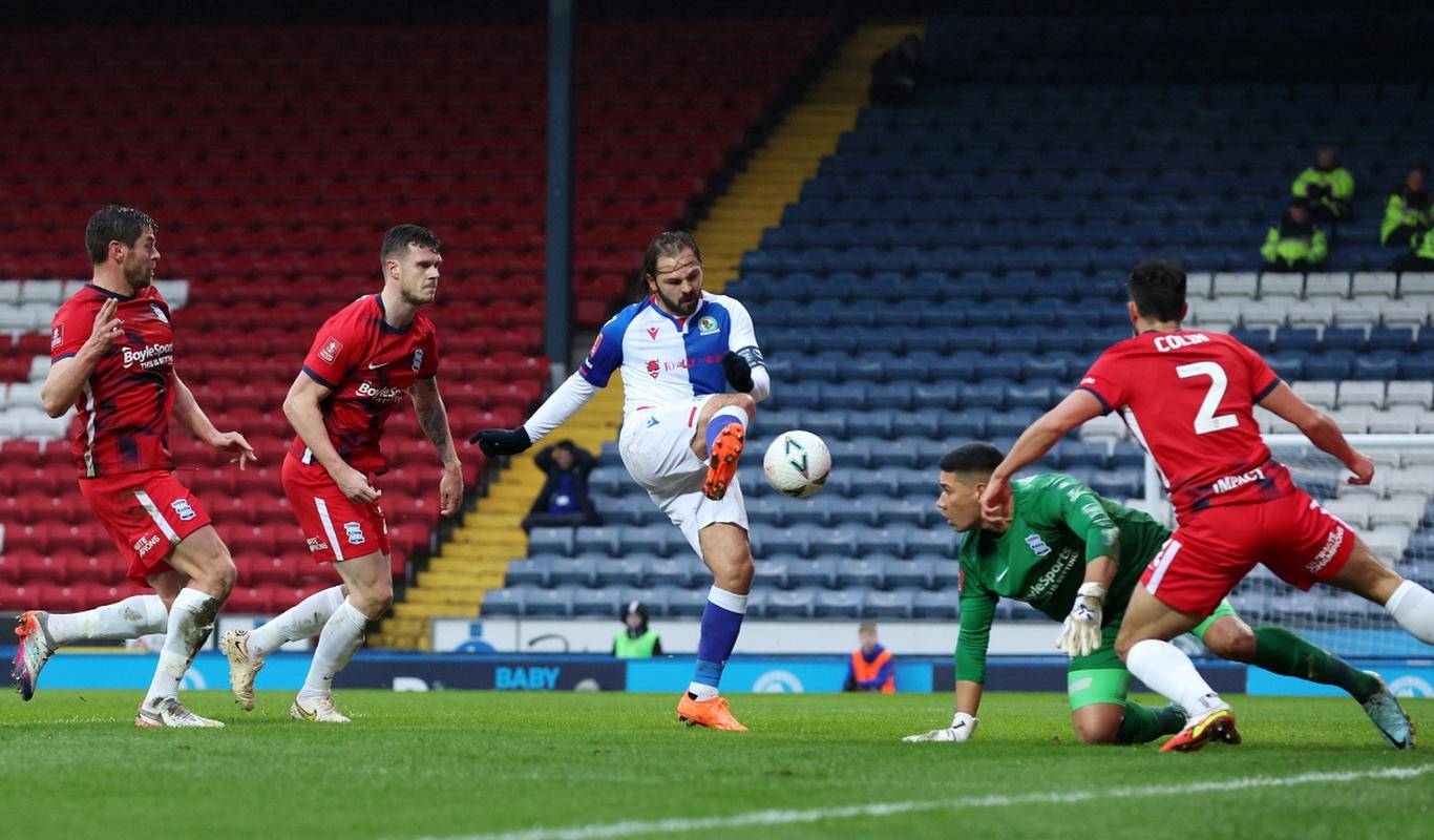 西汉姆联1-1战平南安普敦,保级形势恶化 西汉姆联1-1战平南安普敦,保级形势恶化