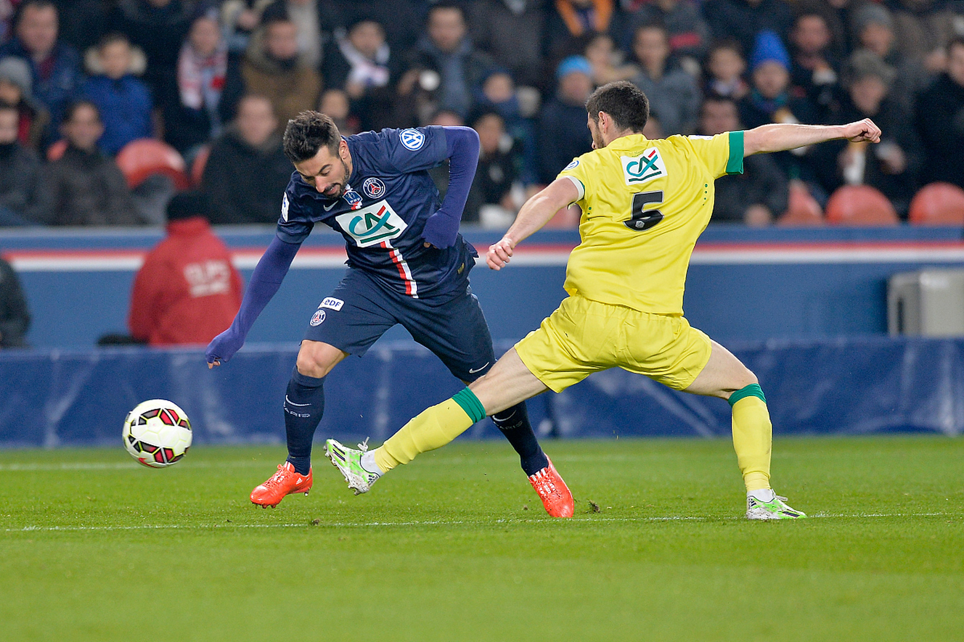 关于南特客场击败兰斯，豪取三分的信息