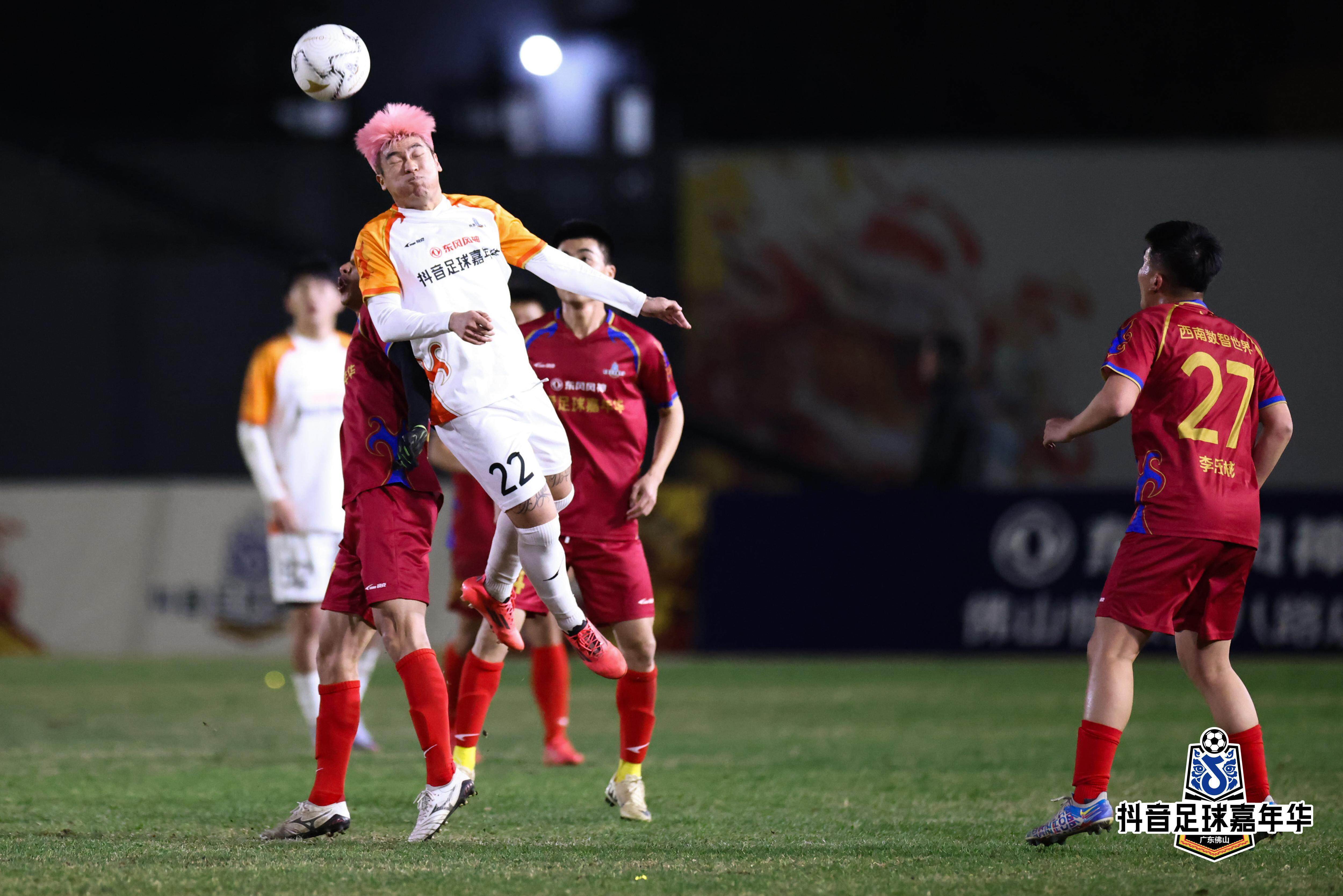 精彩对决：备受关注的足球赛场即将开启的简单介绍