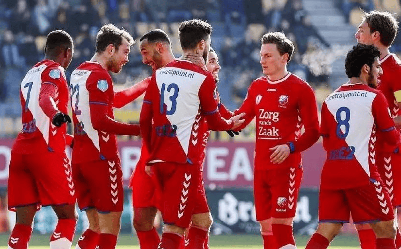 关于阿贾克斯主场取胜，埃因霍温火力全开的信息