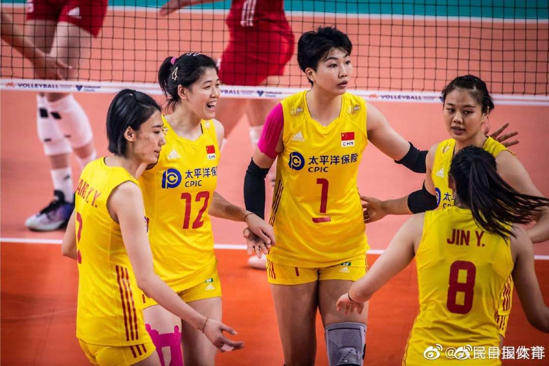 保加利亚队以团结合作力量战胜对手，赢得胜利的简单介绍