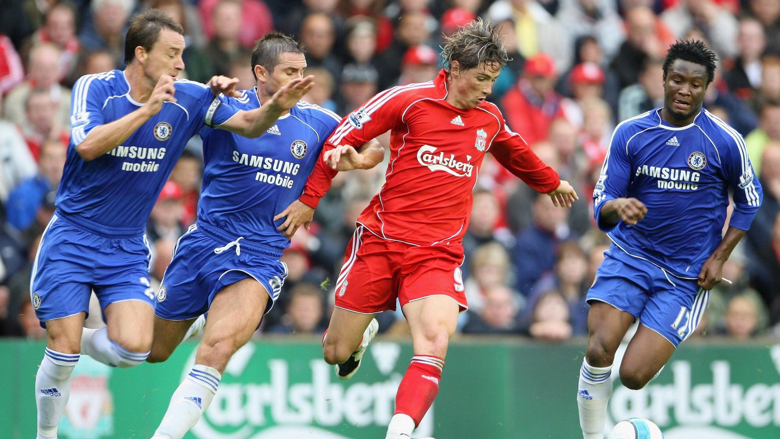 英超争冠之夜,迪马利亚带队取胜,书写传奇终章